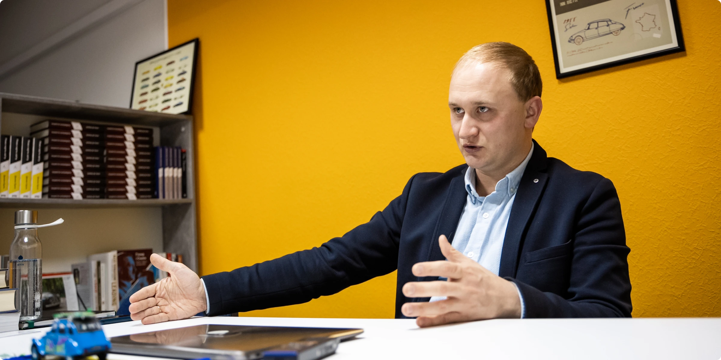 Антон Мартинов