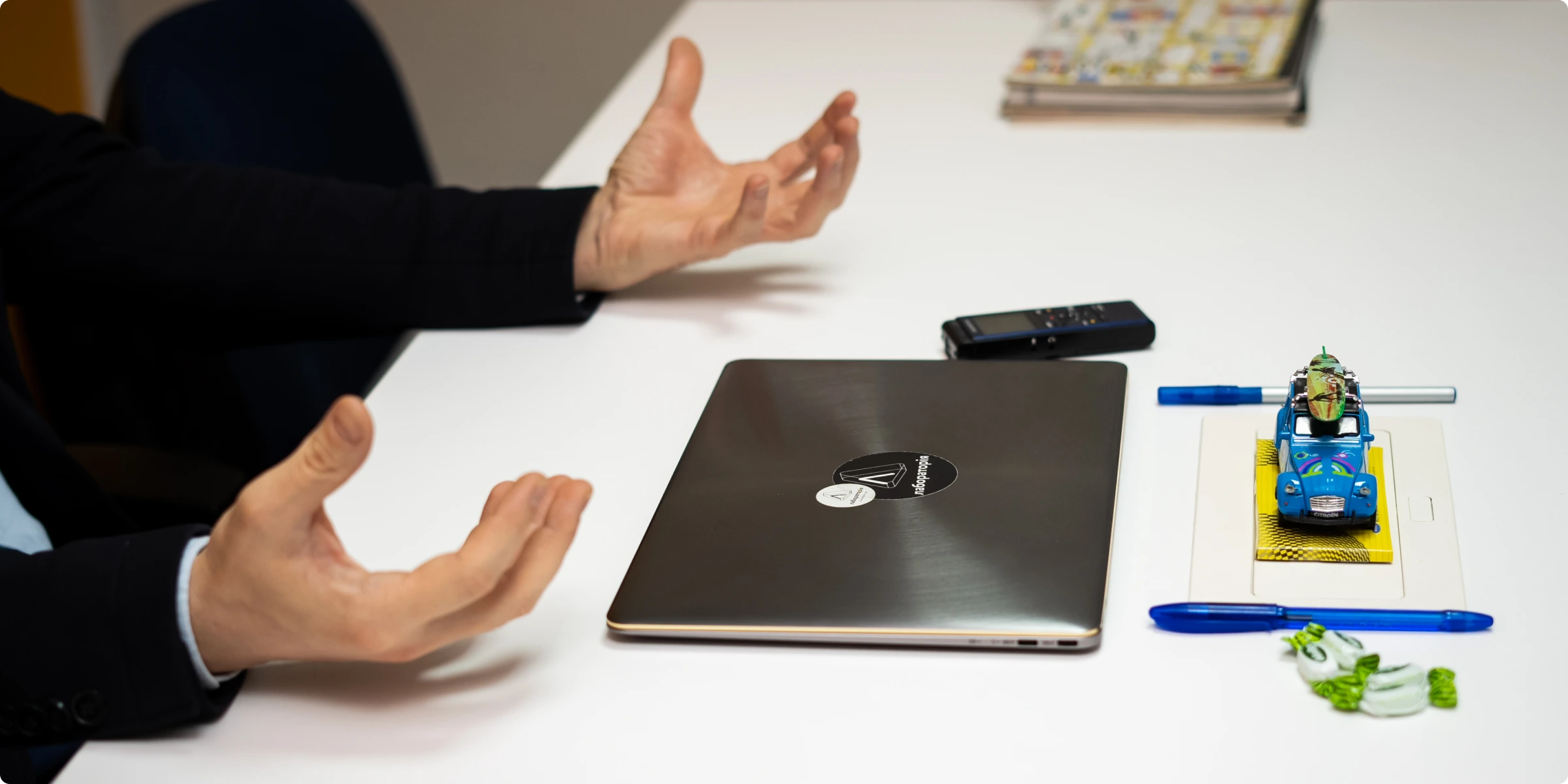 Антон Мартинов