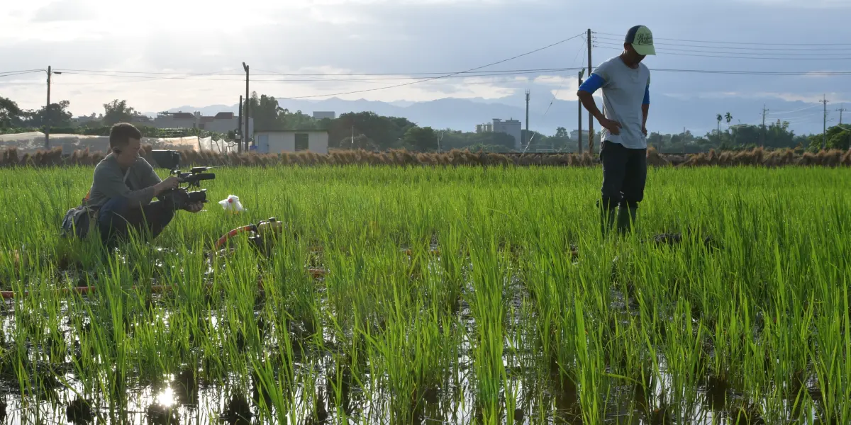 A Holy Family кадр із фільму "Свята родина"