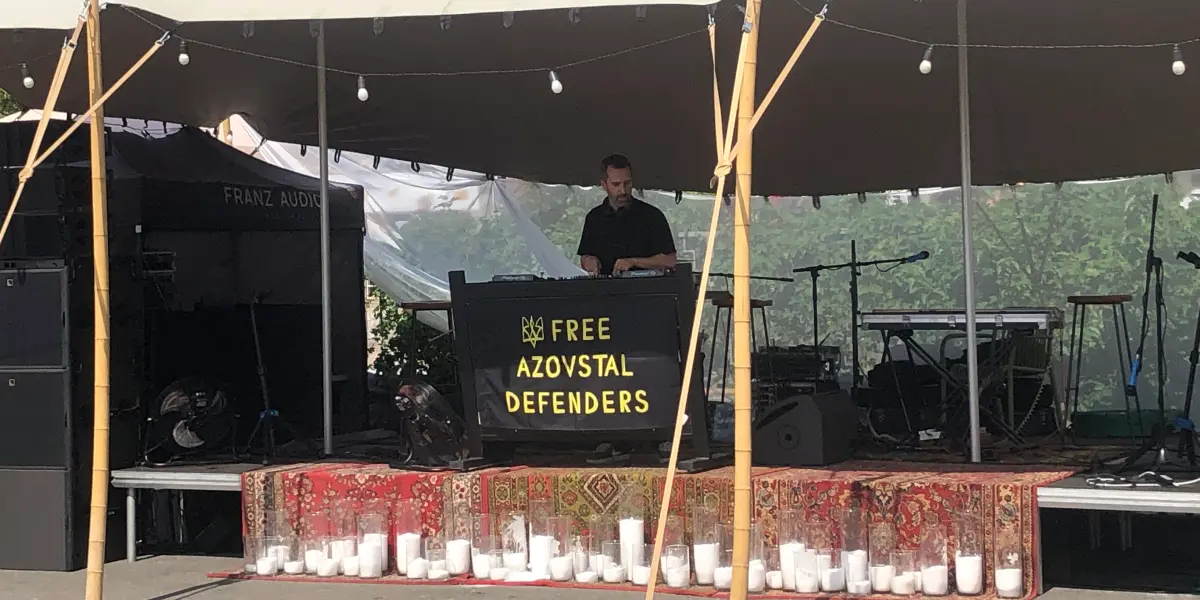 Кураж Базар, простір