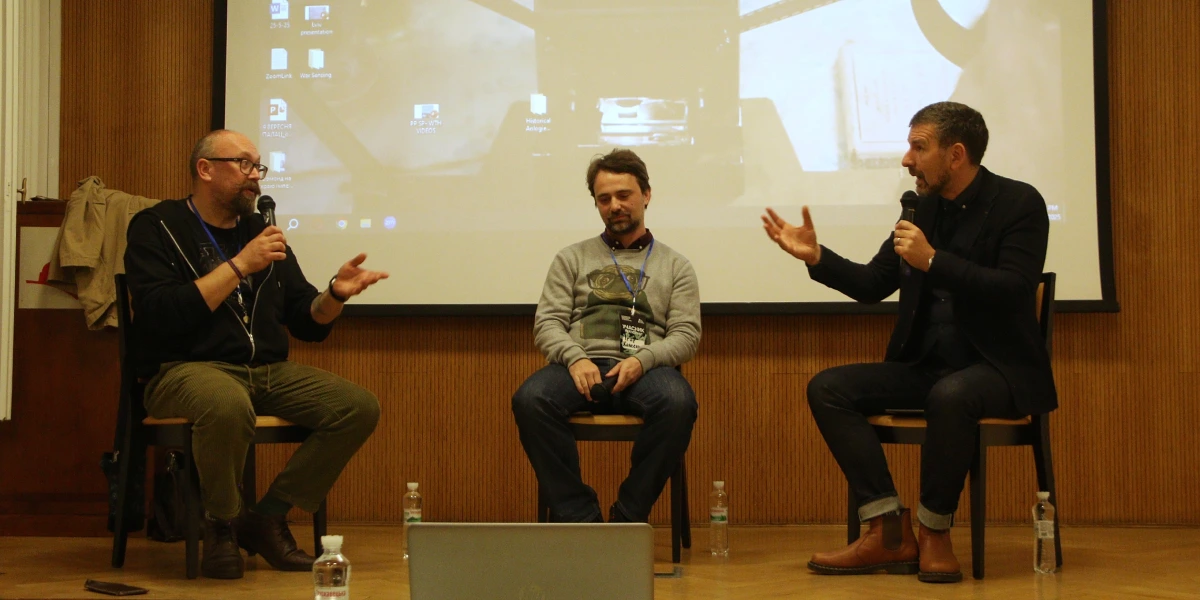 Цей неконтрольований вплив алгоритмів, а також здатність ШІ виконувати роботу більшості інтелектуалів, поро (1)