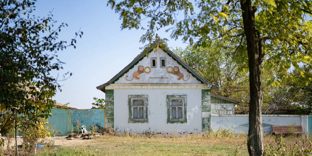 Uspenivka village