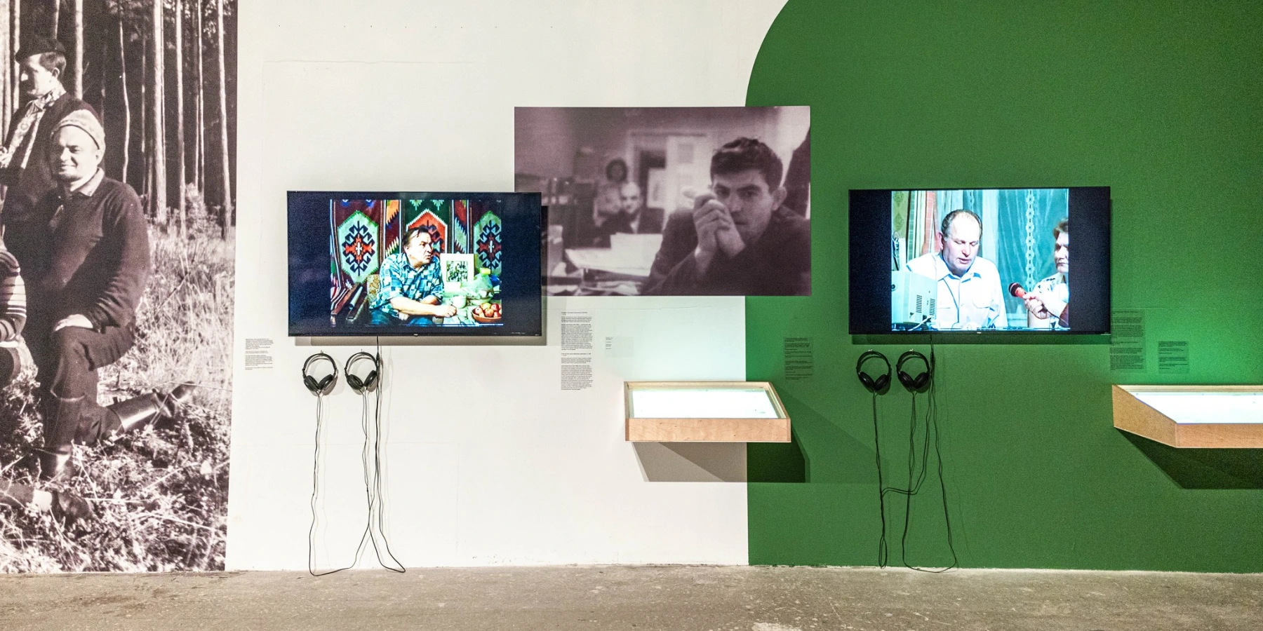 Фото виставки. Фотографка Дана Верстак