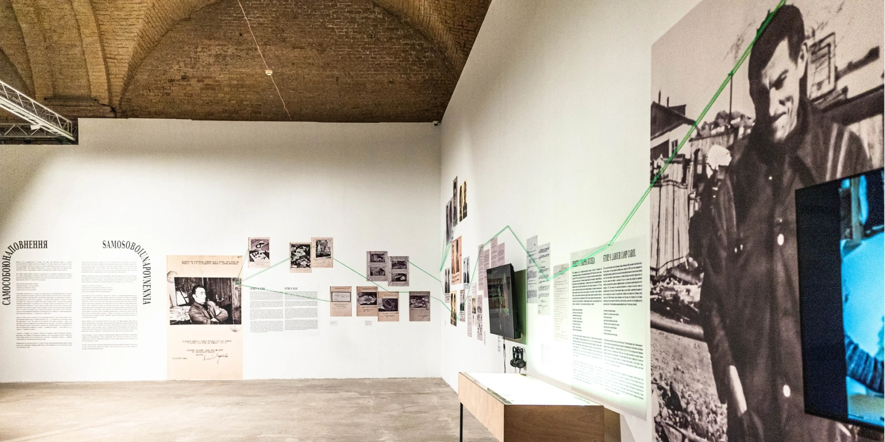 Фото залу виставки. Фотографка Дана Верстак