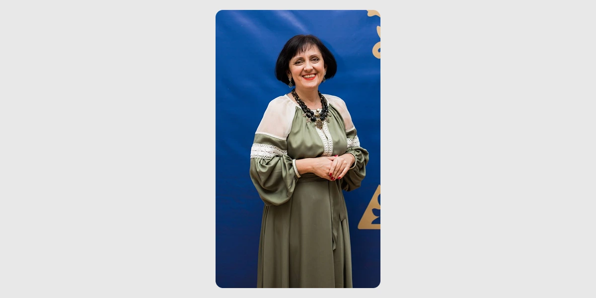 Дара Корній